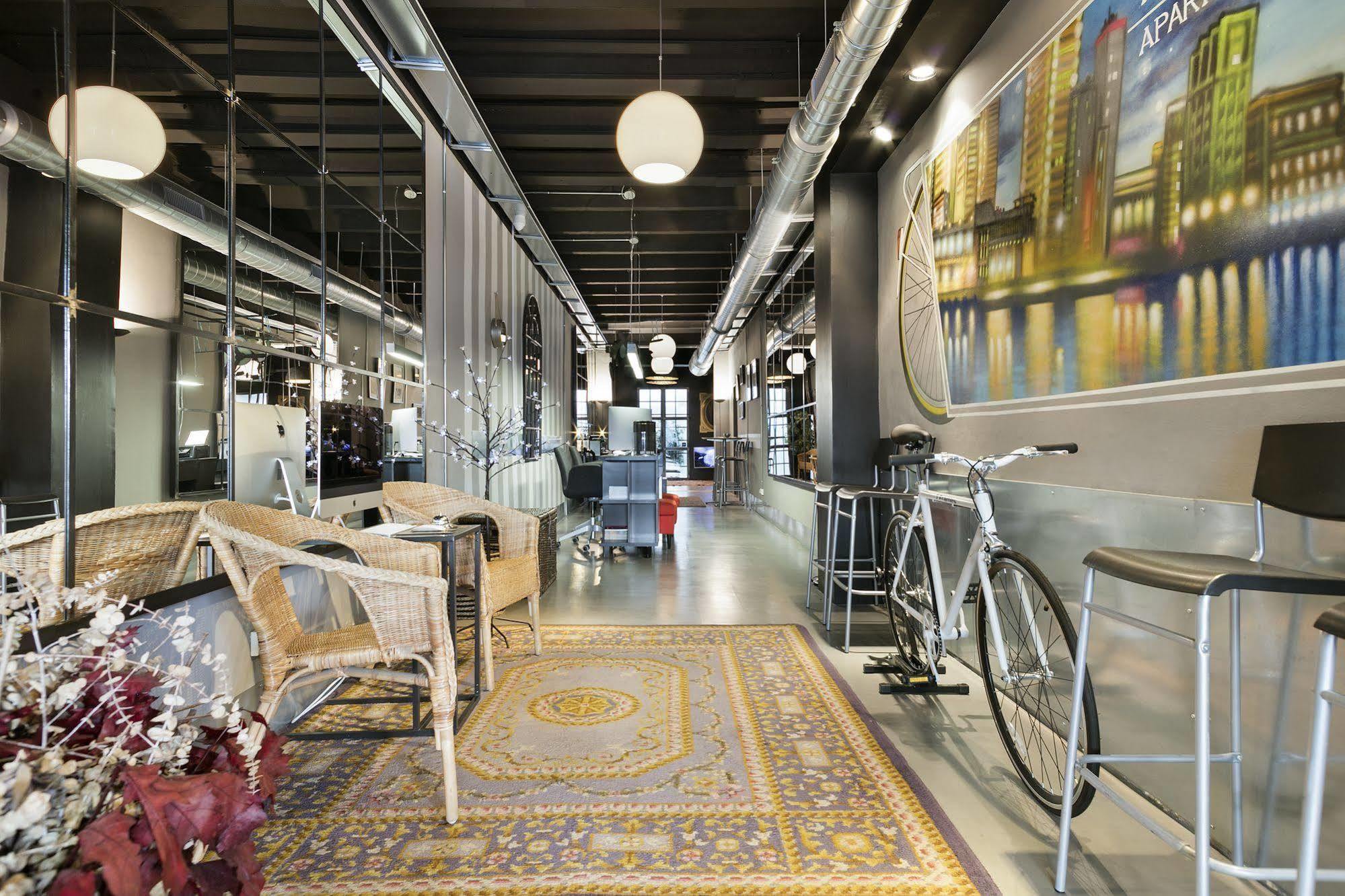 Lejlighed Fira By Gaiarooms Barcelona